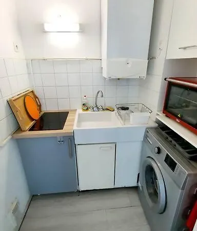 Superbe Avec Parking Gratuit Sur Place *